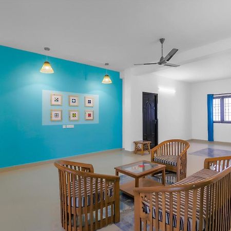 Oyo 79233 Hotel Hive Stays Коччи Экстерьер фото